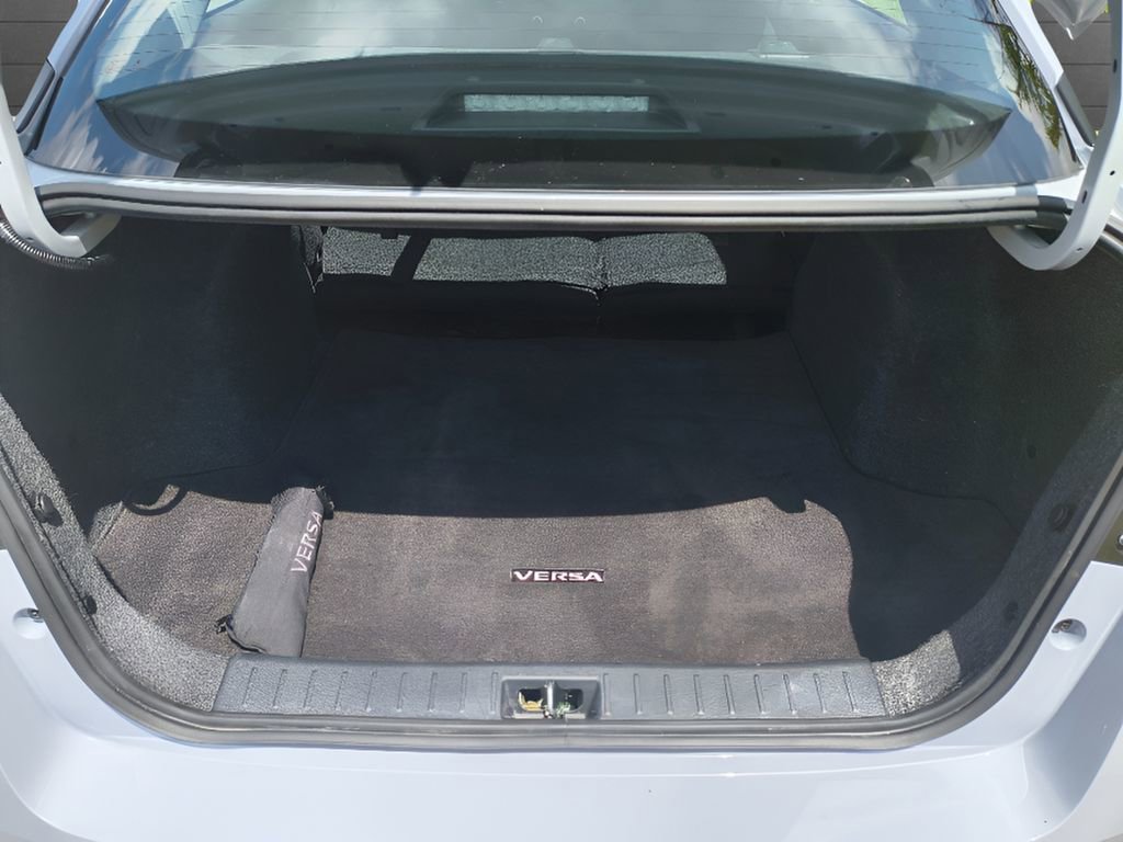 Used 2024 Nissan Versa SR w/ Trunk Package image 27