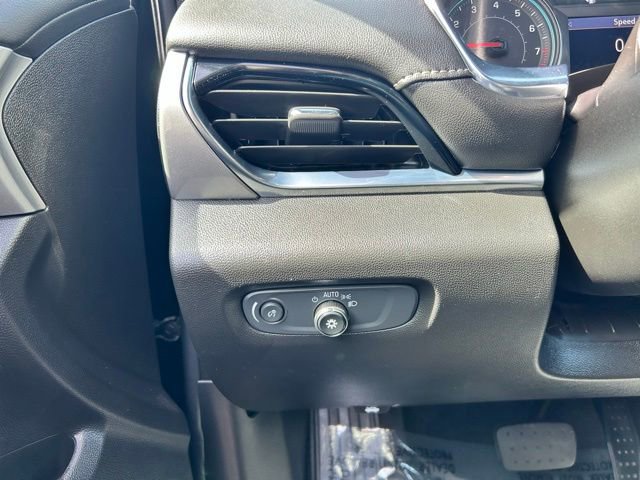 Used 2023 Chevrolet Traverse LT image 21
