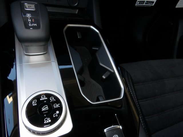 New 2025 Mitsubishi Outlander SE image 22