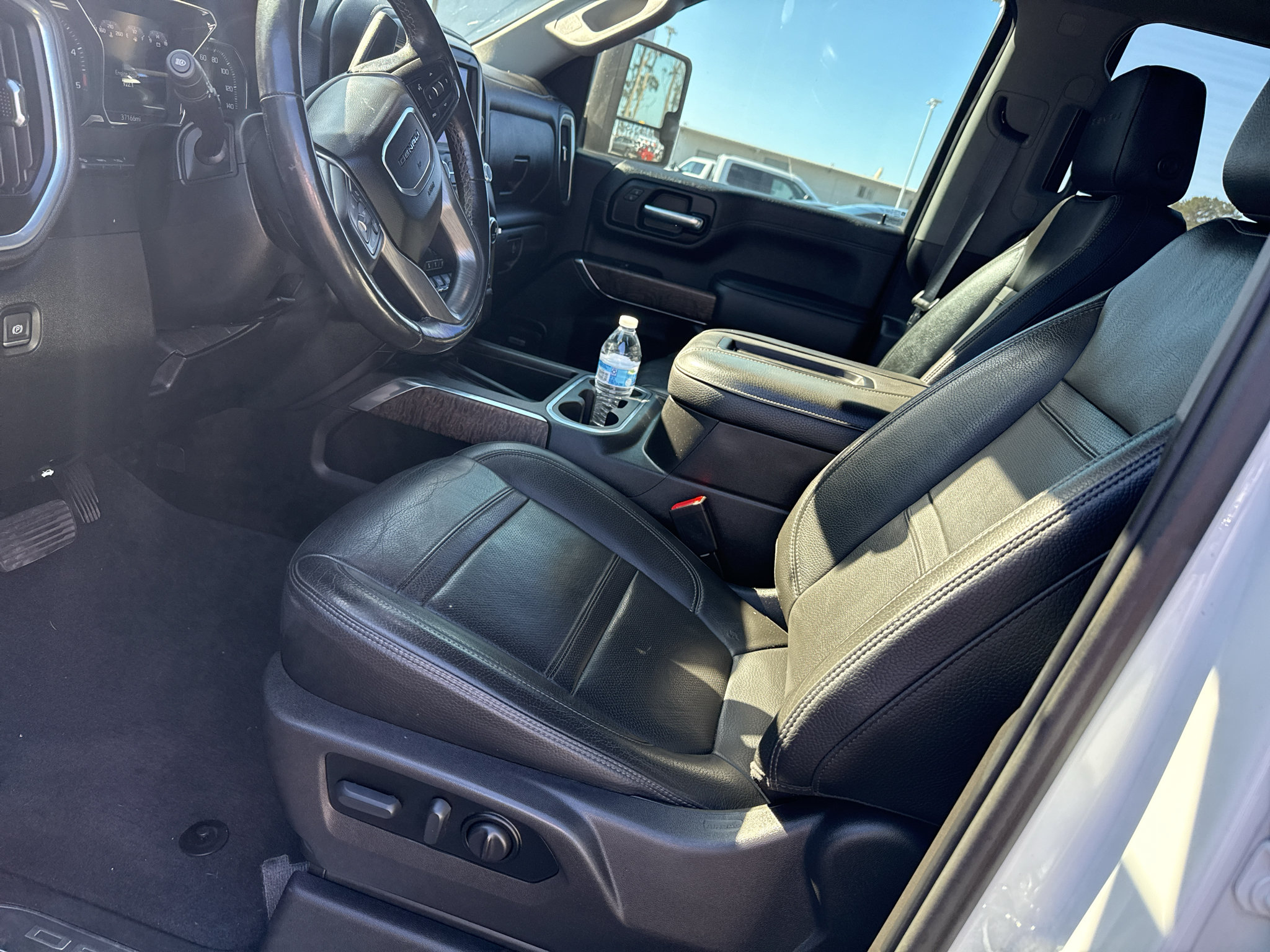 Used 2022 GMC Sierra 2500 Denali w/ Denali Ultimate Package AWD/4WD image 7