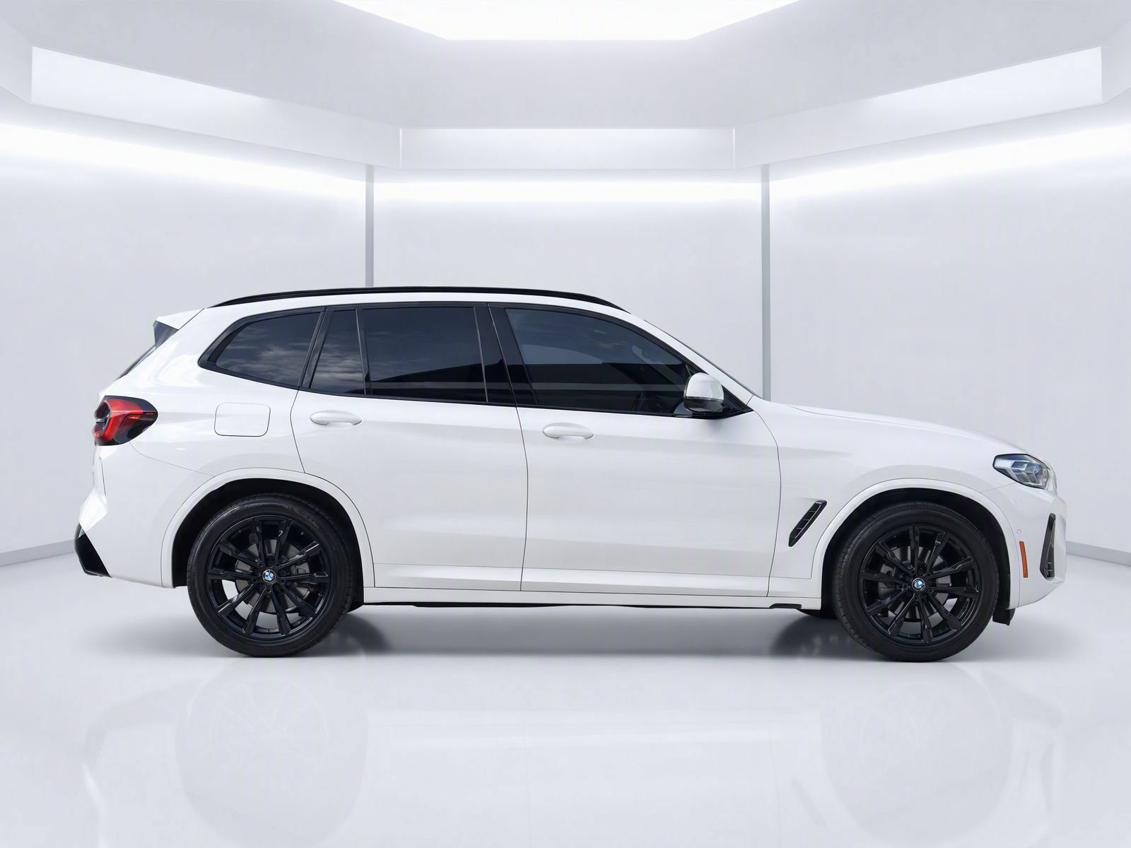 Used 2023 BMW X3 sDrive30i w/ M Sport Package RWD image 8