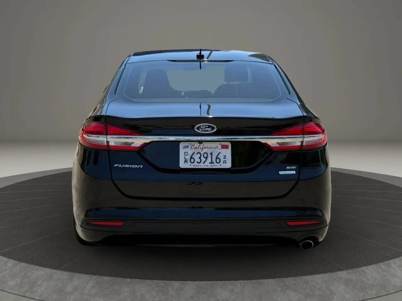 Used 2017 Ford Fusion SE FWD image 7