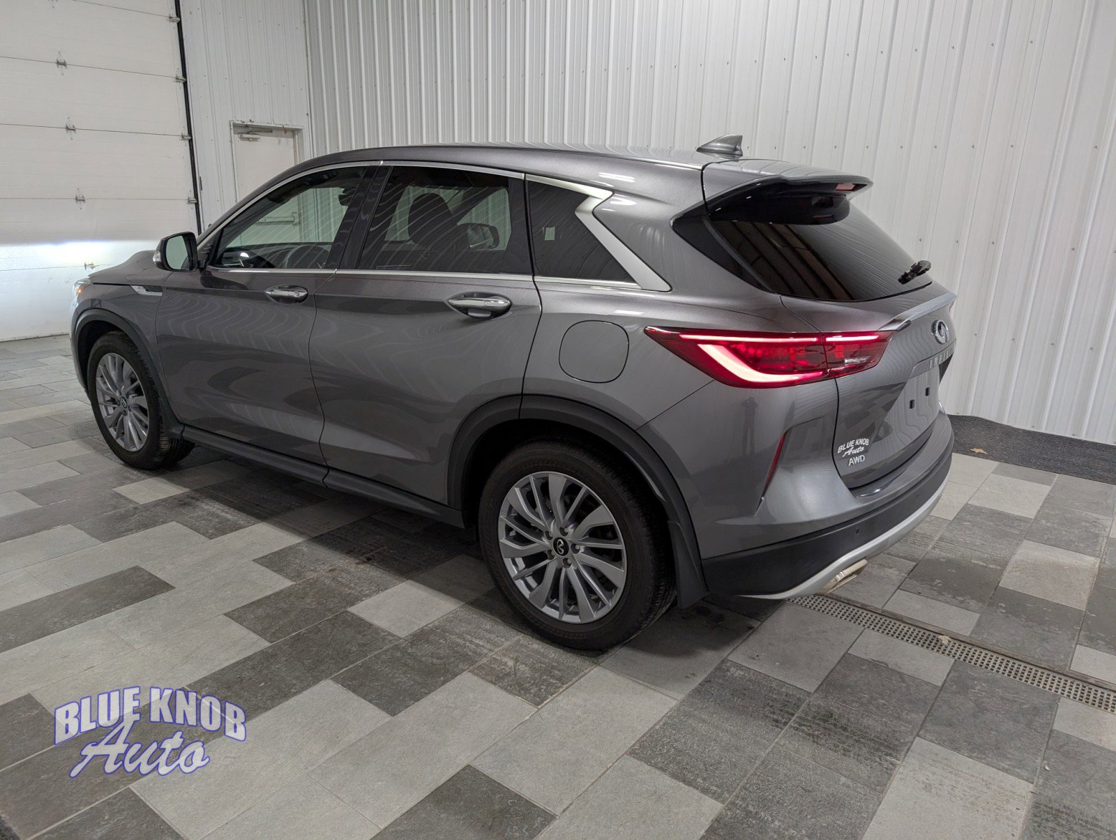 Used 2023 INFINITI QX50 Pure image 2