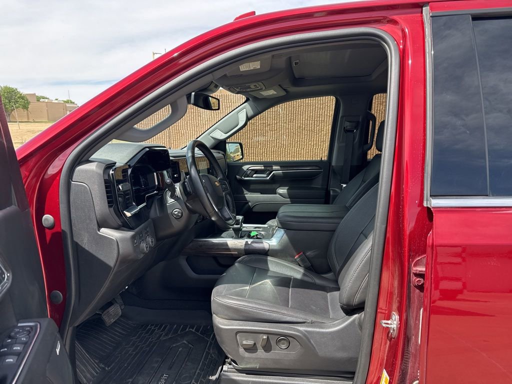 Used 2023 Chevrolet Silverado 1500 LTZ w/ LTZ Convenience Package II AWD/4WD image 8