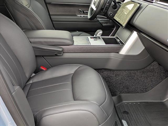 New 2026 Land Rover Range Rover Long Wheelbase SE image 18