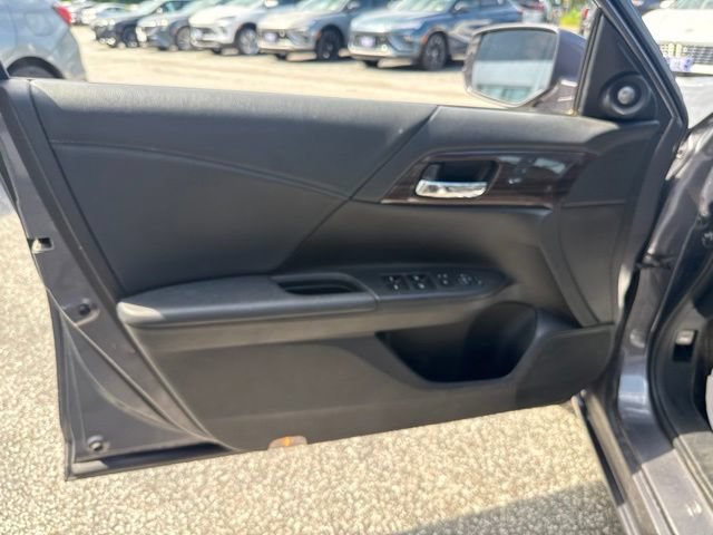 Used 2017 Honda Accord EX-L image 16