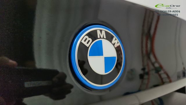 Used 2024 BMW i5 eDrive40i w/ Convenience Package RWD image 17