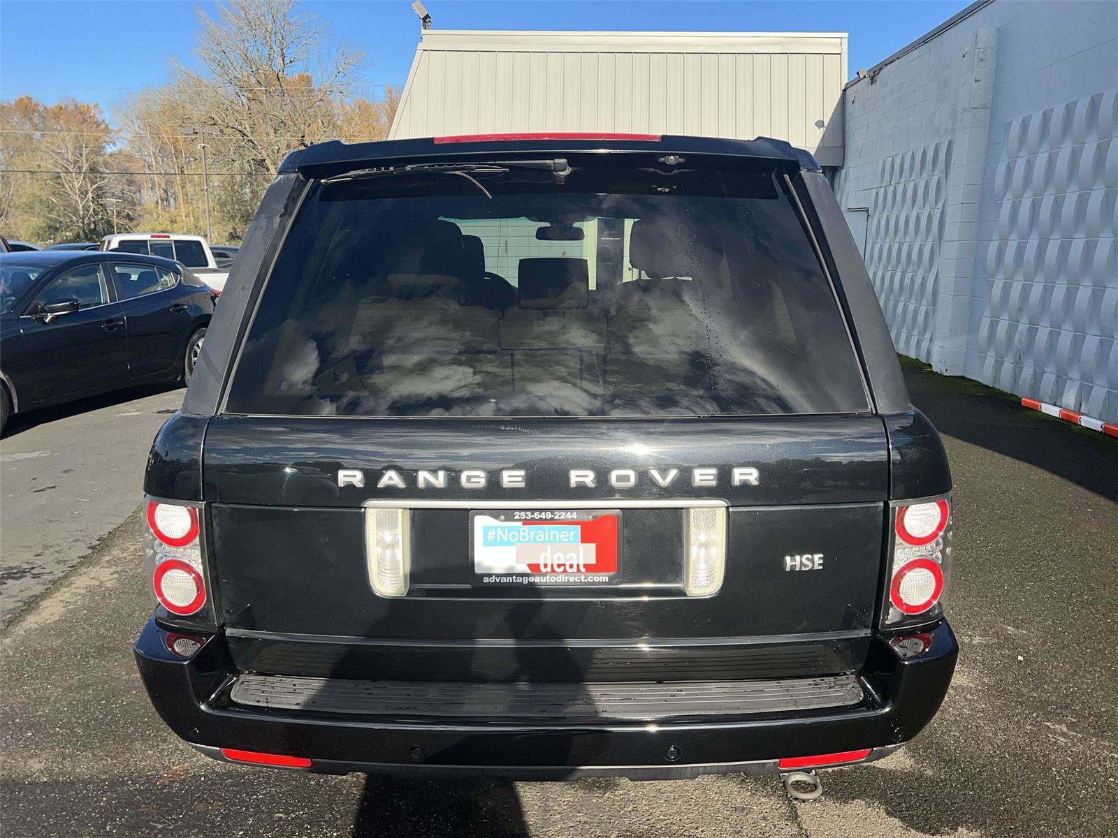 Used 2012 Land Rover Range Rover HSE image 4