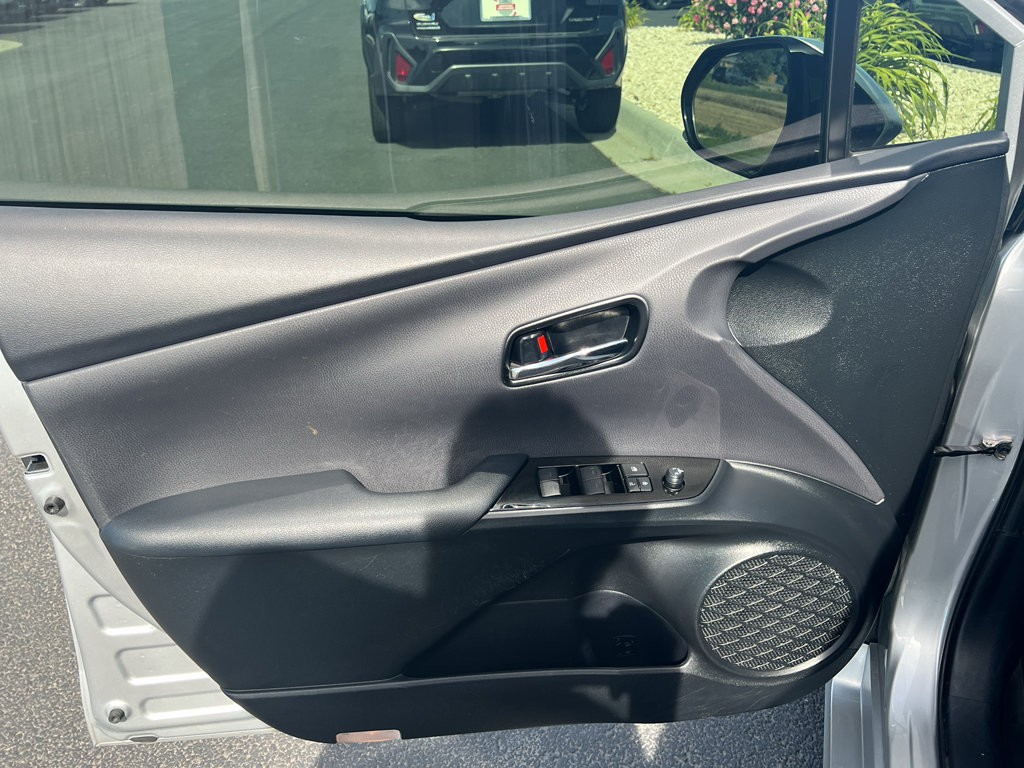 Used 2020 Toyota Prius XLE w/ Advanced Technology Package AWD/4WD image 21