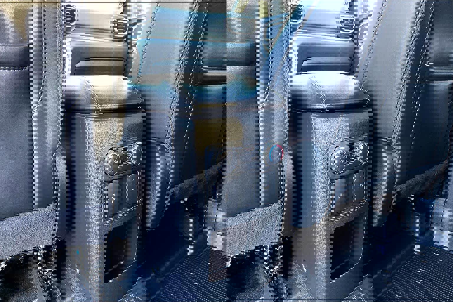 Used 2021 Ford Explorer XLT w/ Equipment Group 202A image 36