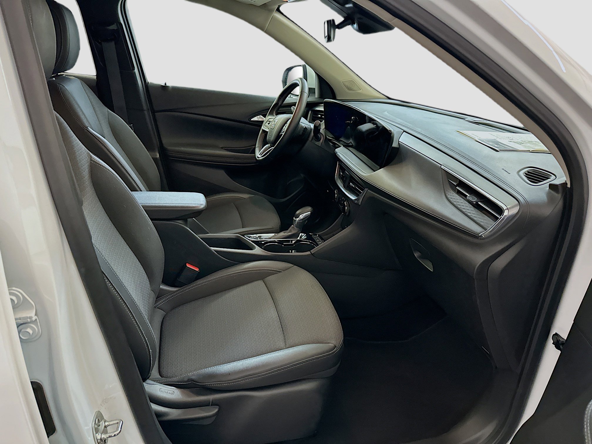 Used 2025 Buick Encore GX Preferred image 31