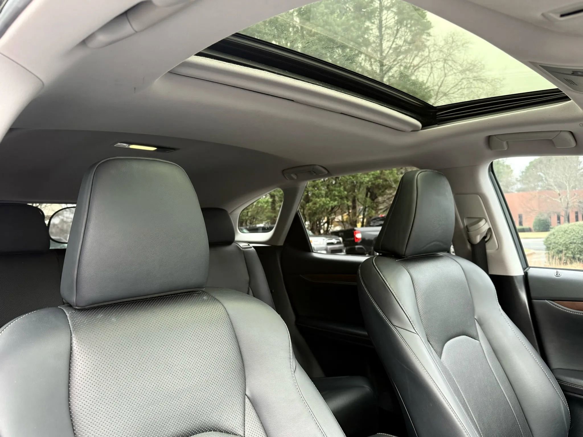 Used 2021 Lexus RX 350L FWD w/ Premium Package image 32