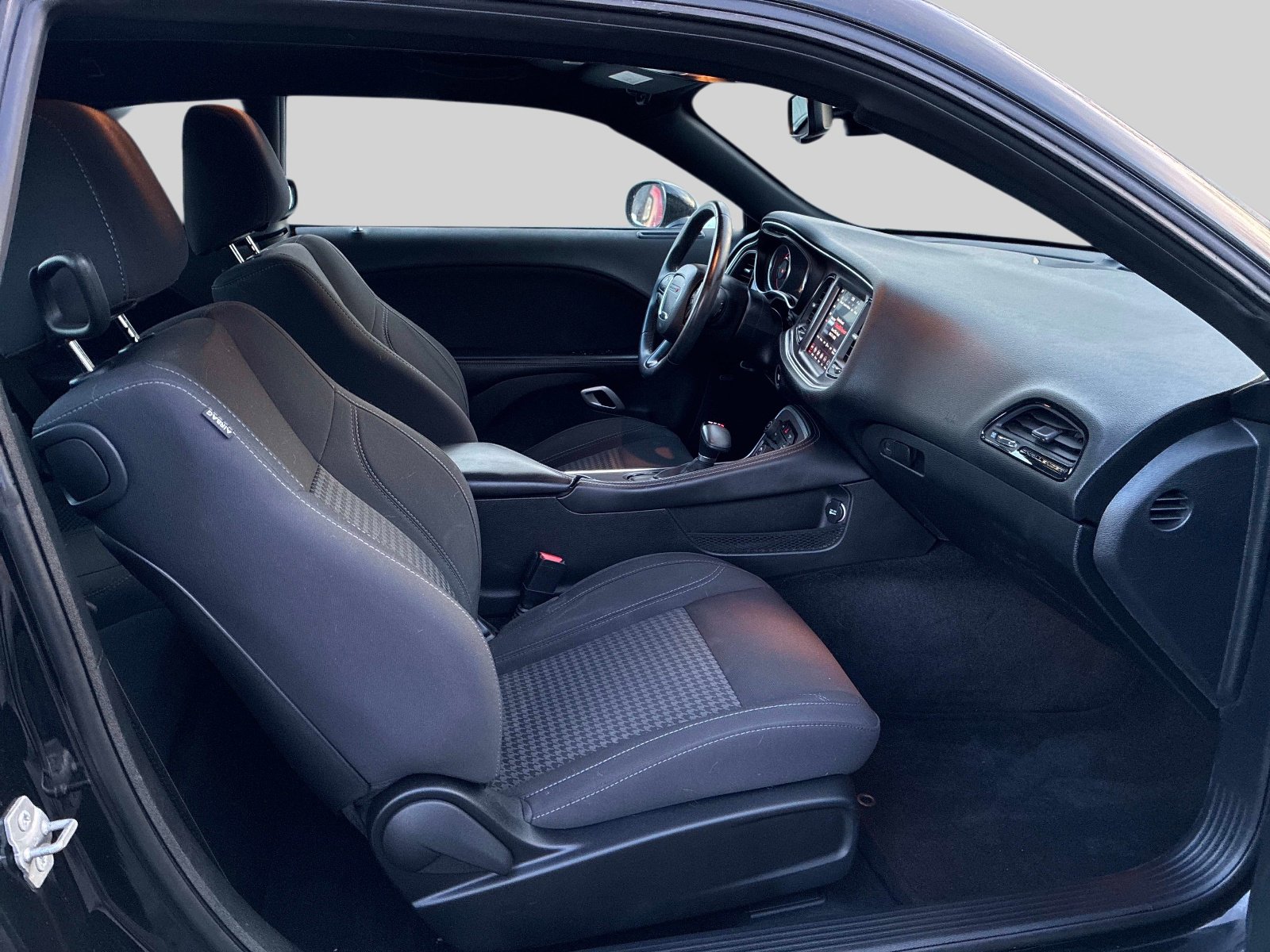 Used 2018 Dodge Challenger SXT w/ Sound Group image 5