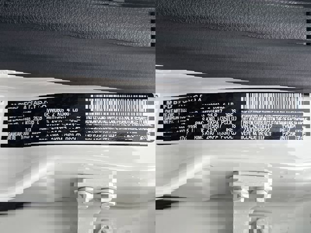 Used 2023 Jeep Renegade Latitude AWD/4WD image 32