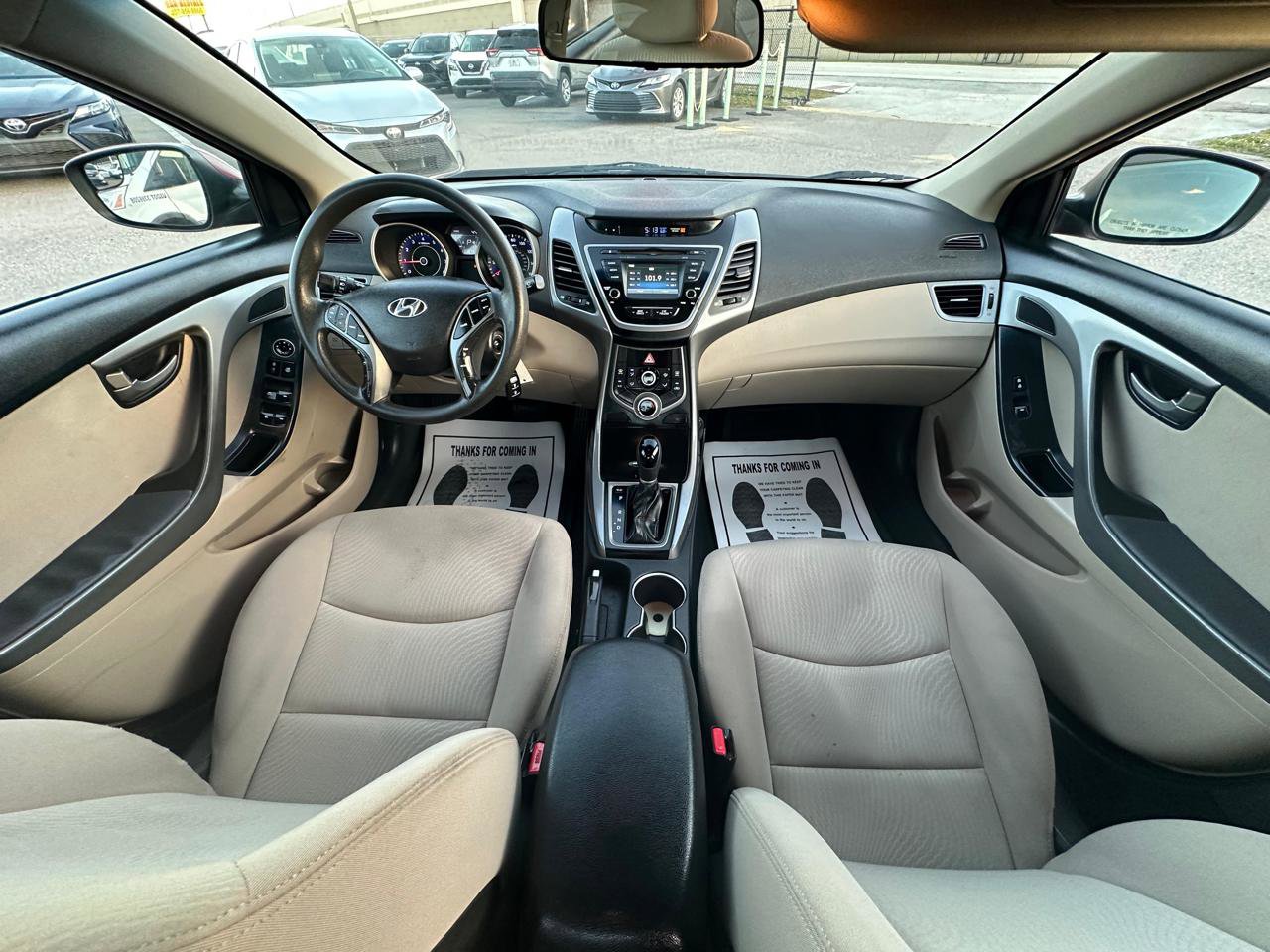 Used 2016 Hyundai Elantra SE w/ Option Group 02 FWD image 3