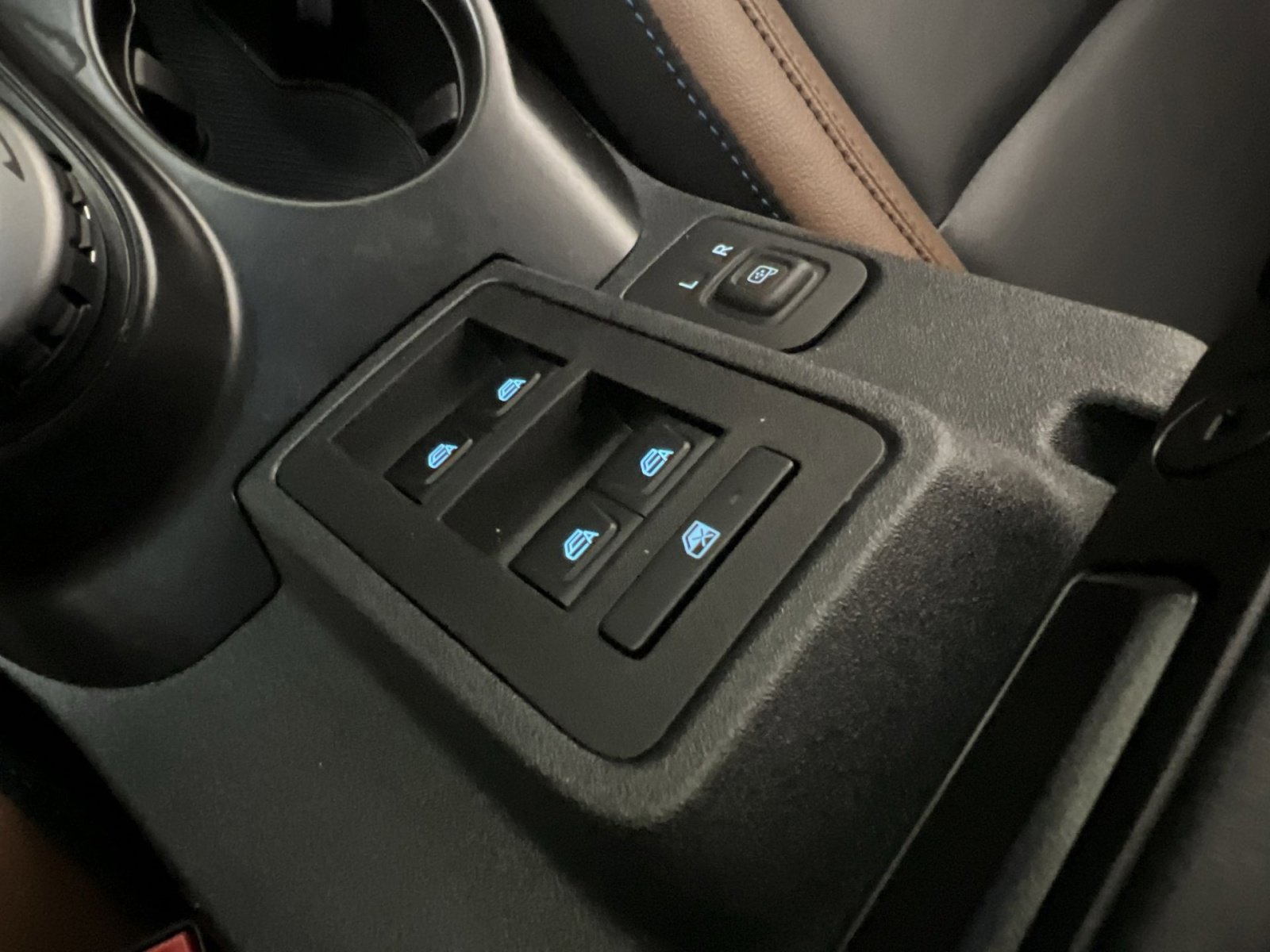 Used 2024 Ford Bronco Outer Banks image 36