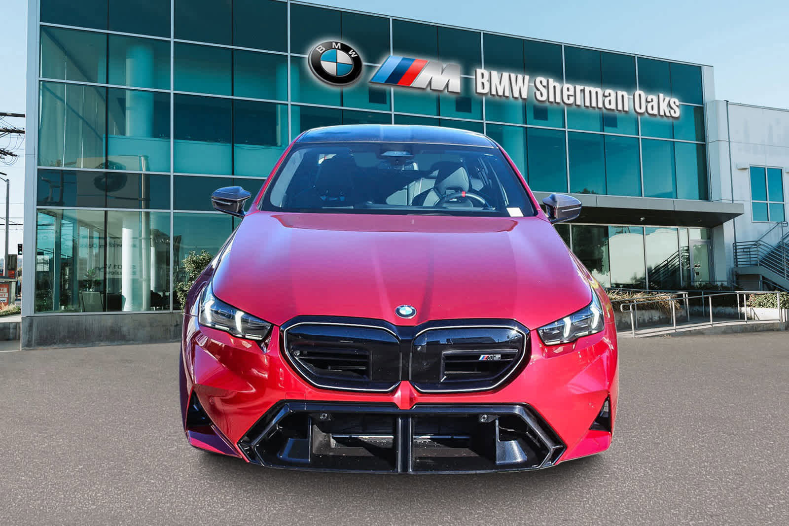 Used 2025 BMW M5 image 2