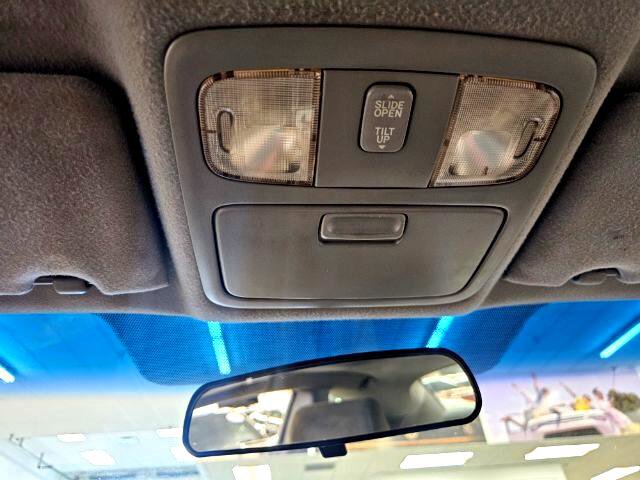 Used 2004 Toyota Solara SE image 18