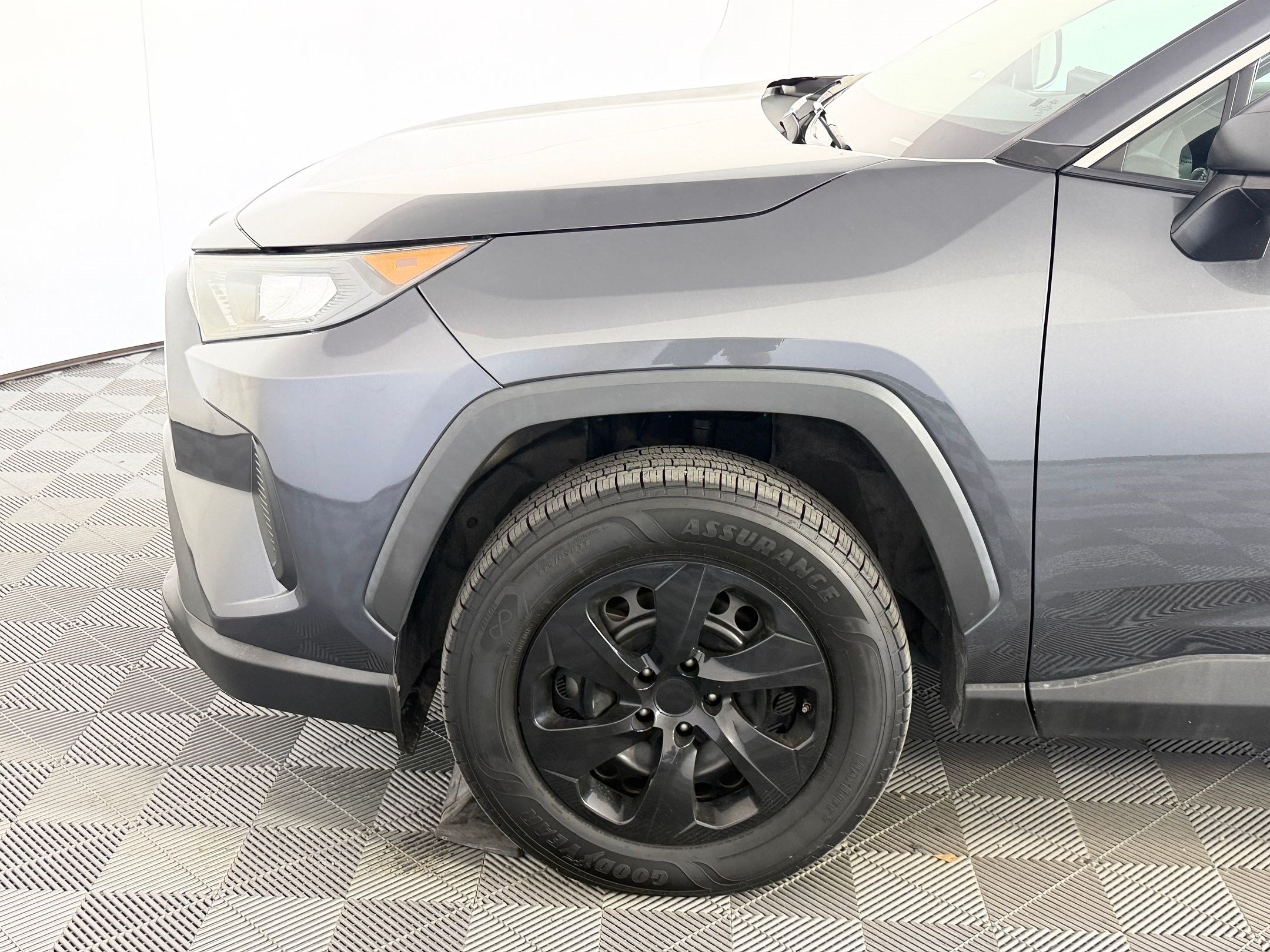 Used 2021 Toyota RAV4 LE FWD image 11