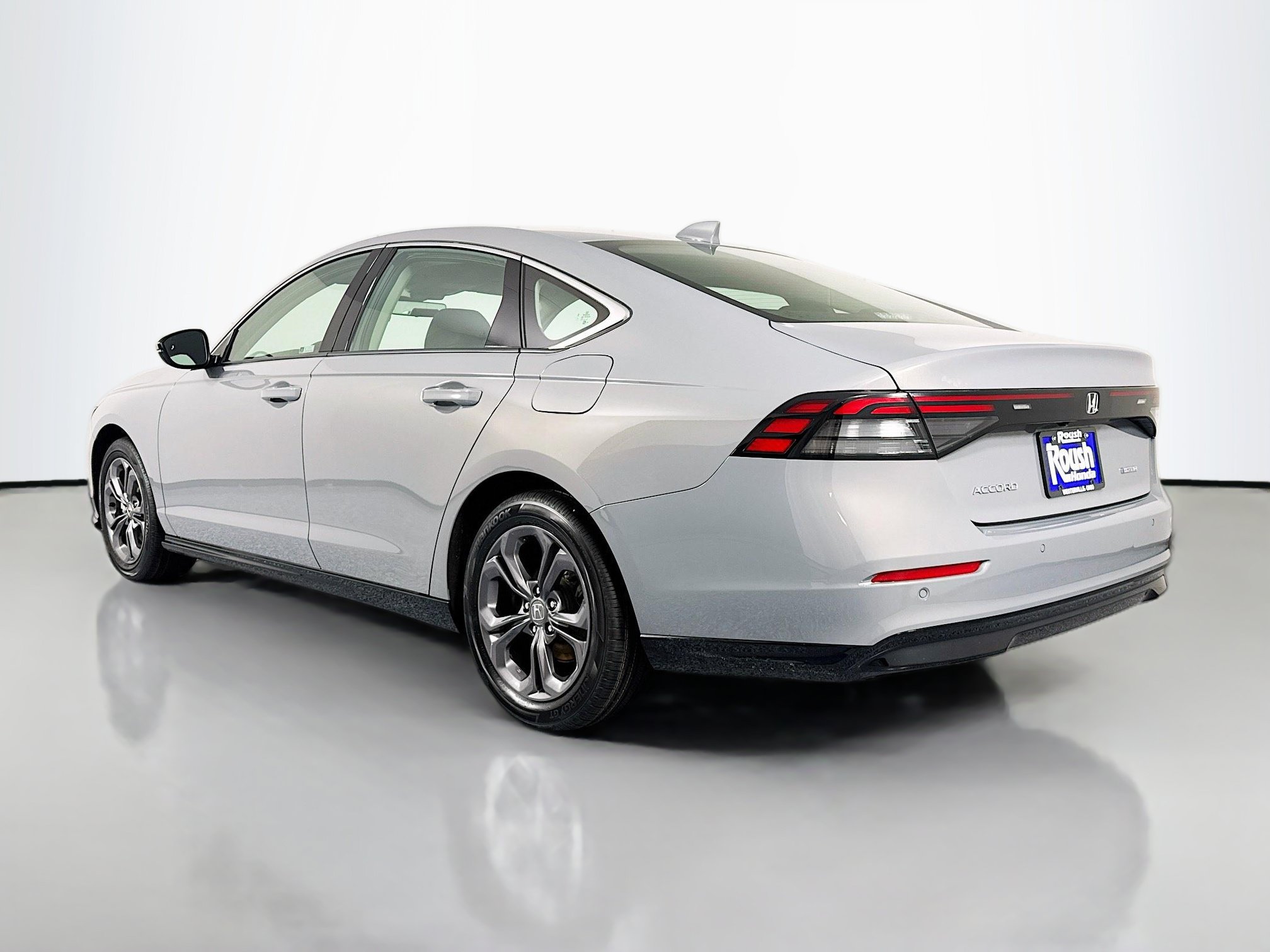Certified 2024 Honda Accord EX-L image 7