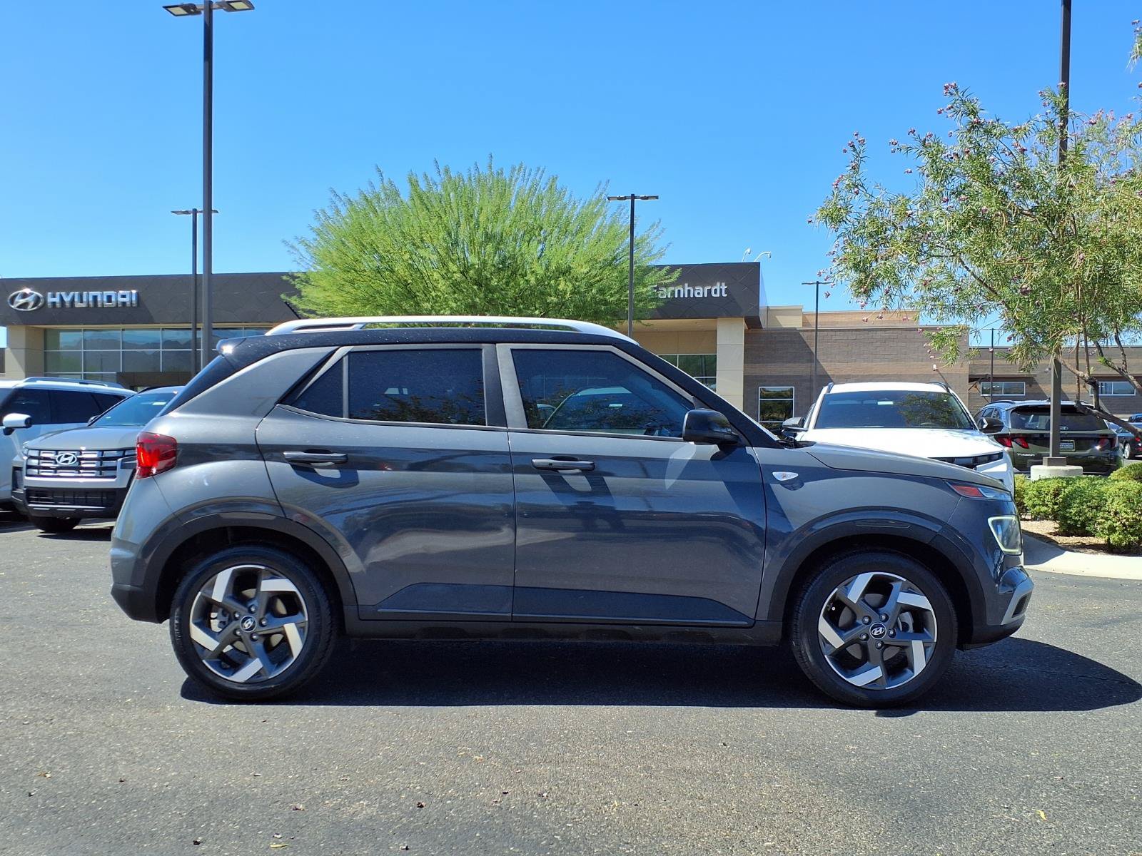 Used 2023 Hyundai Venue Limited w/ Cargo Package FWD image 7
