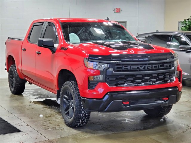 Certified 2023 Chevrolet Silverado 1500 Custom Trail Boss w/ LPO, Dark Essentials Package image 3