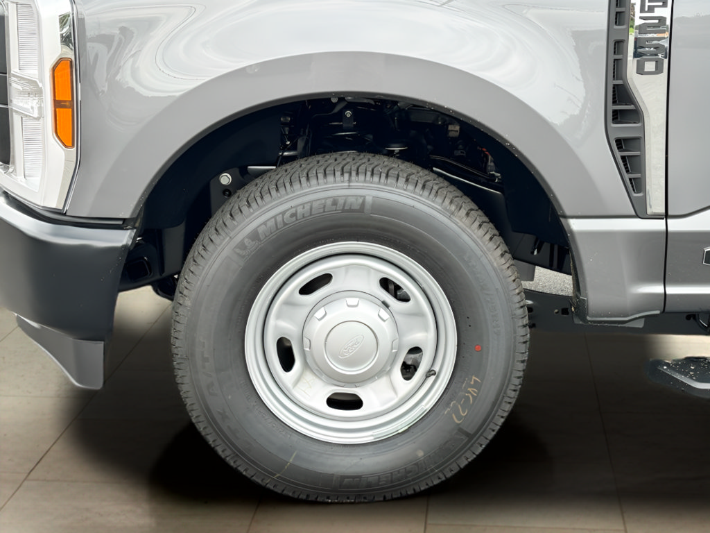 New 2025 Ford F250 XL RWD image 32