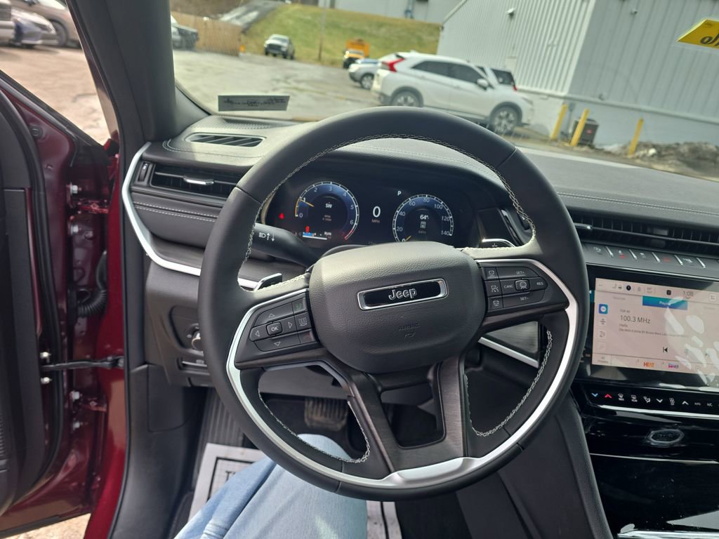 New 2026 Jeep Grand Cherokee Altitude image 16