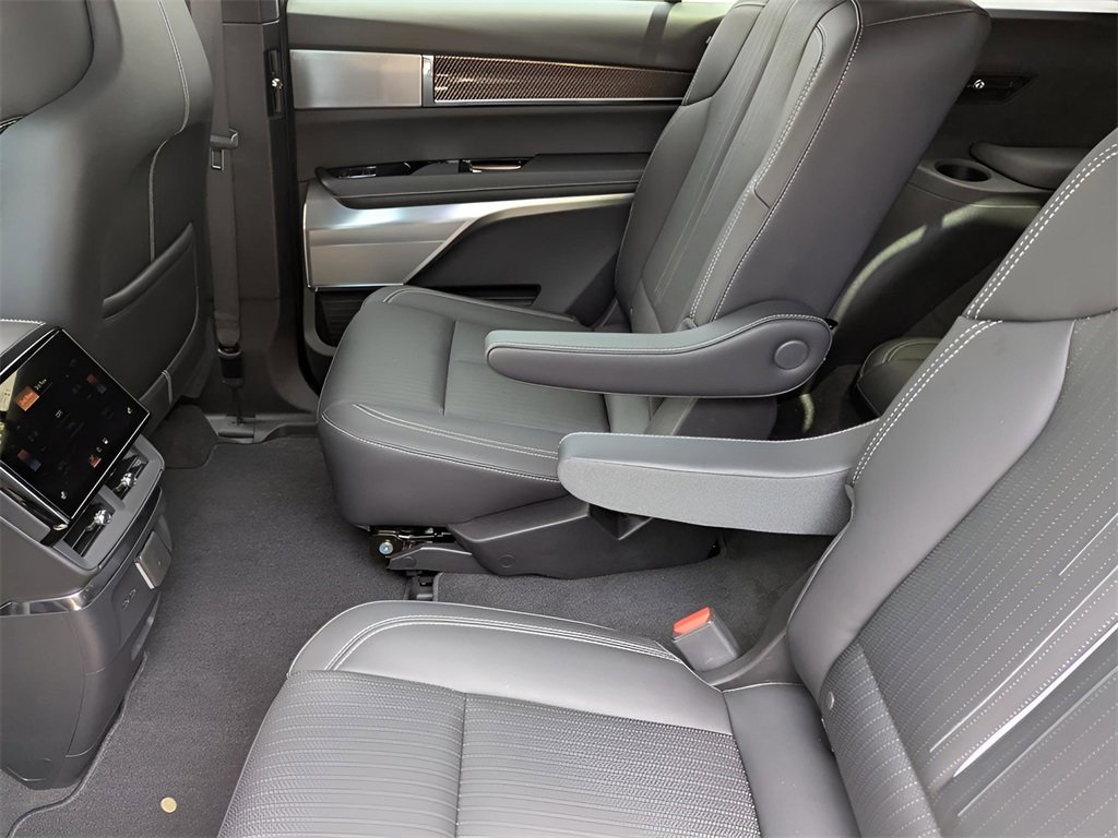 New 2026 Cadillac Vistiq Sport image 15