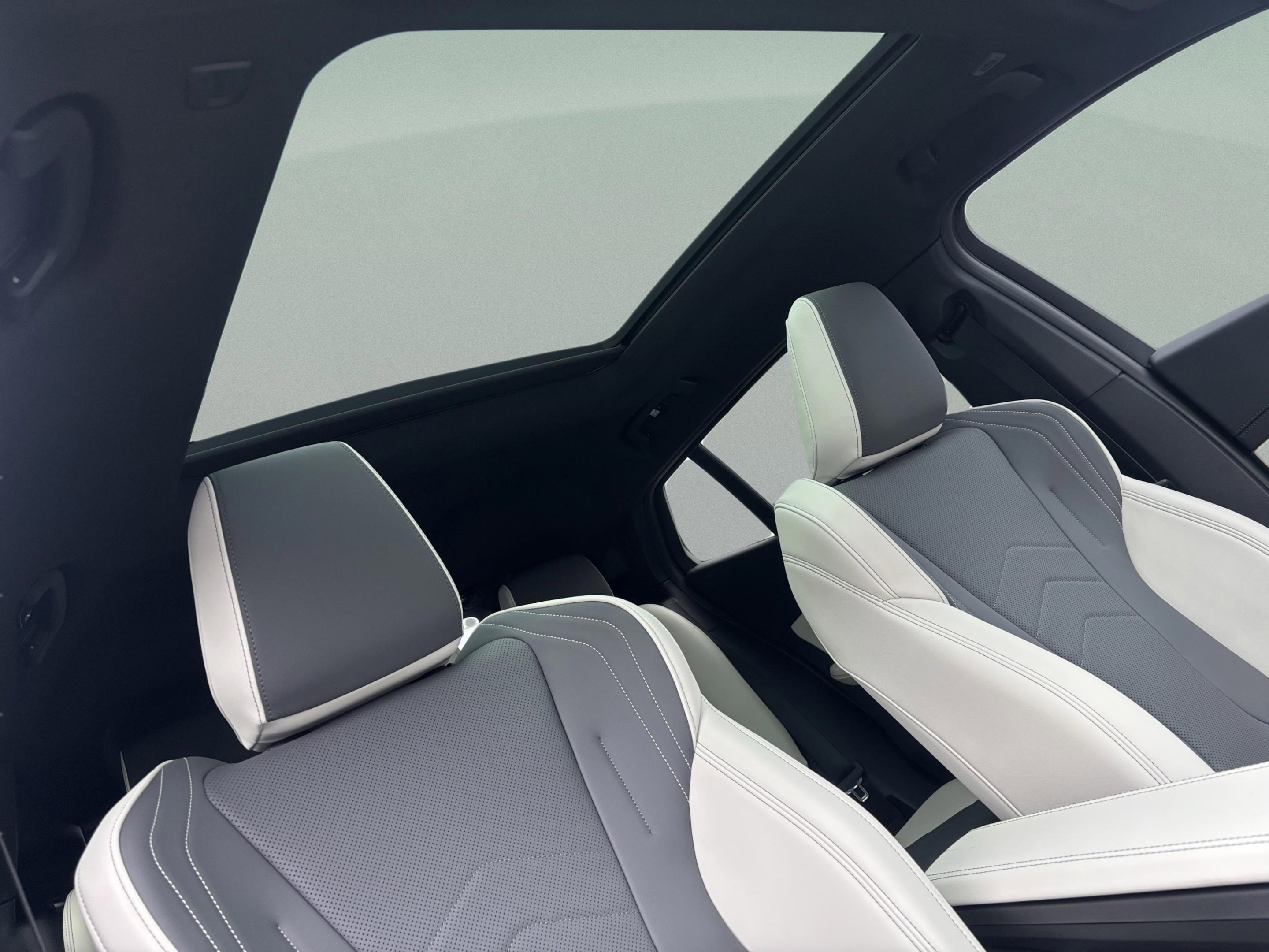 Used 2026 BMW X2 xDrive28i w/ Technology Package image 21