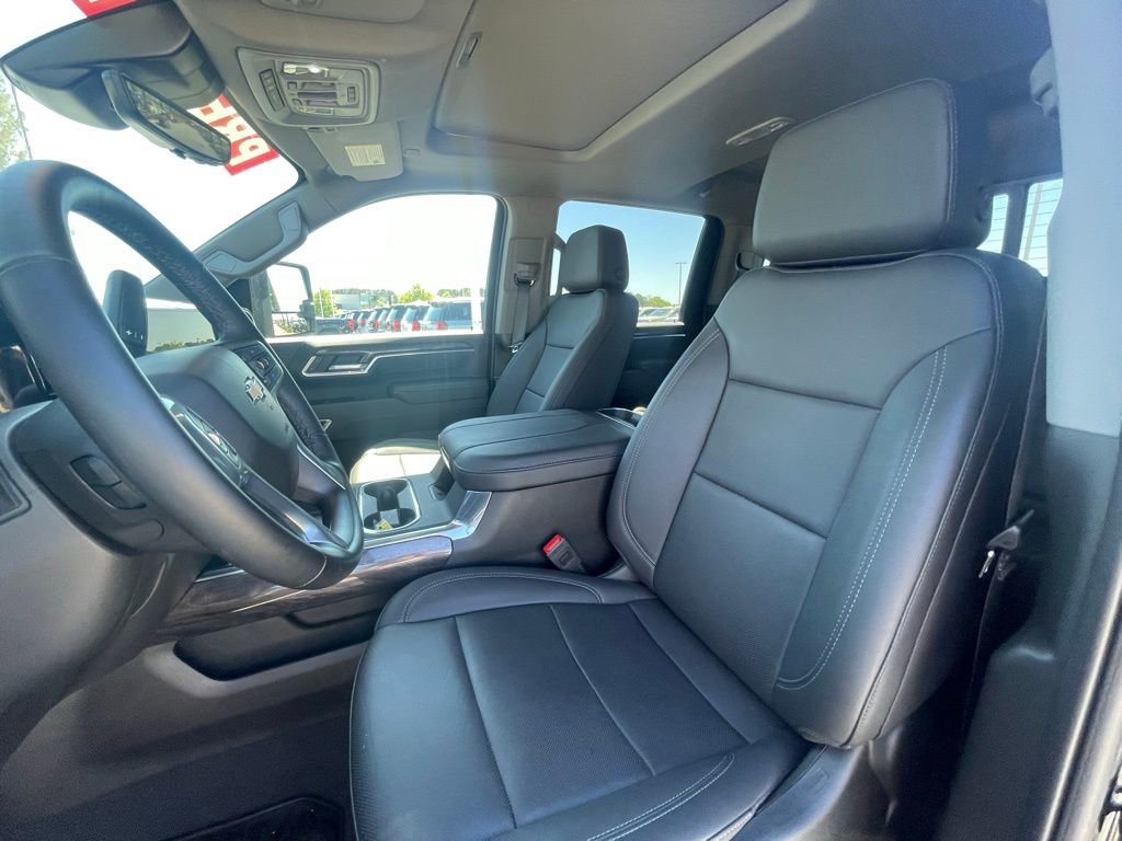 Used 2025 Chevrolet Silverado 2500 LTZ w/ LTZ Convenience Package image 20