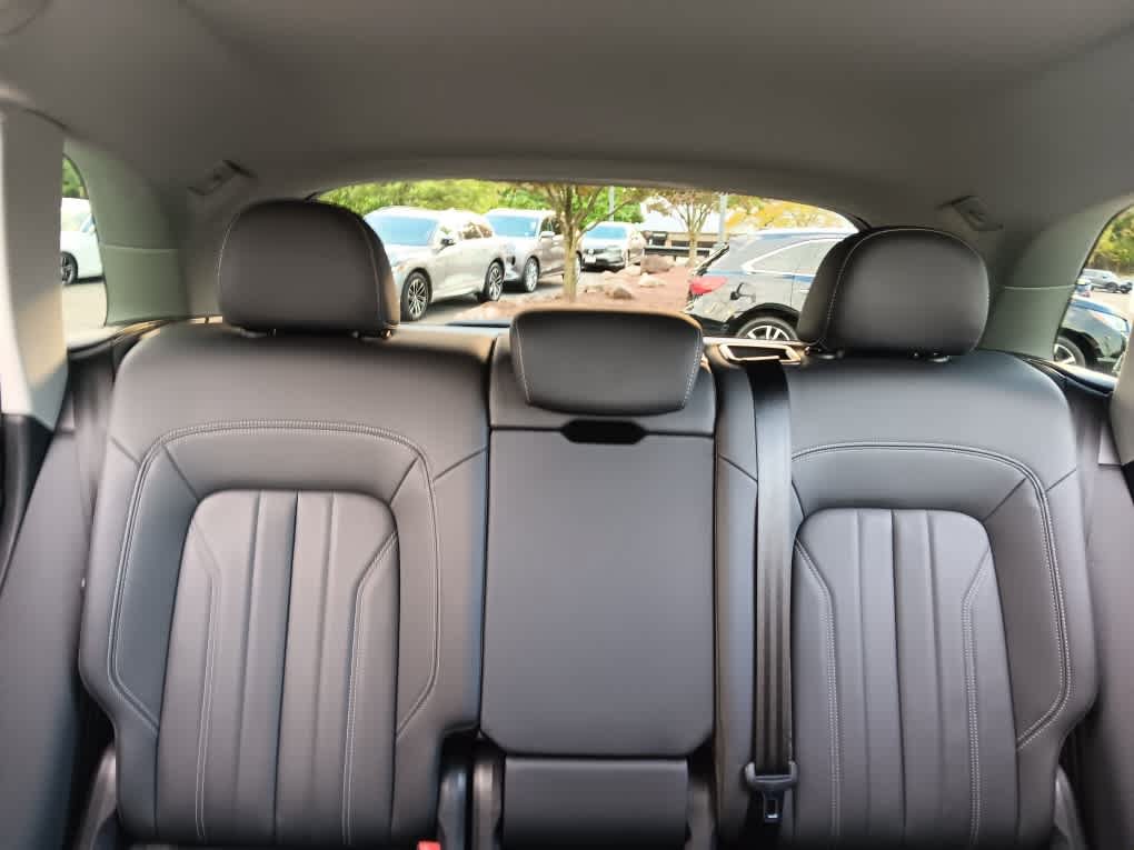 Used 2023 Audi Q5 2.0T Premium w/ Convenience Package AWD/4WD image 12
