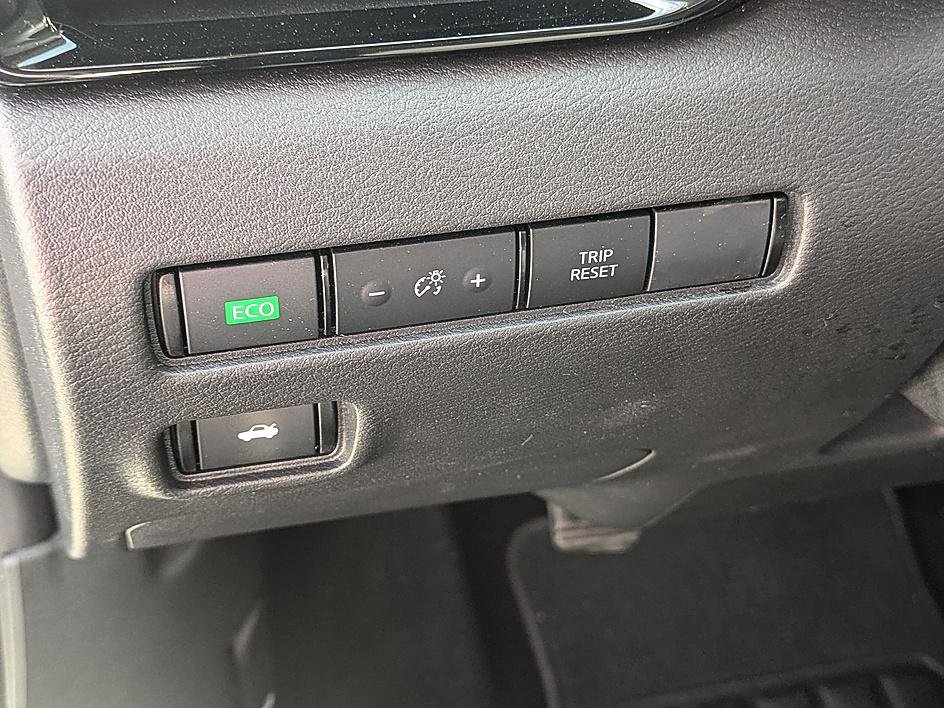 Used 2025 Nissan Sentra SV image 15