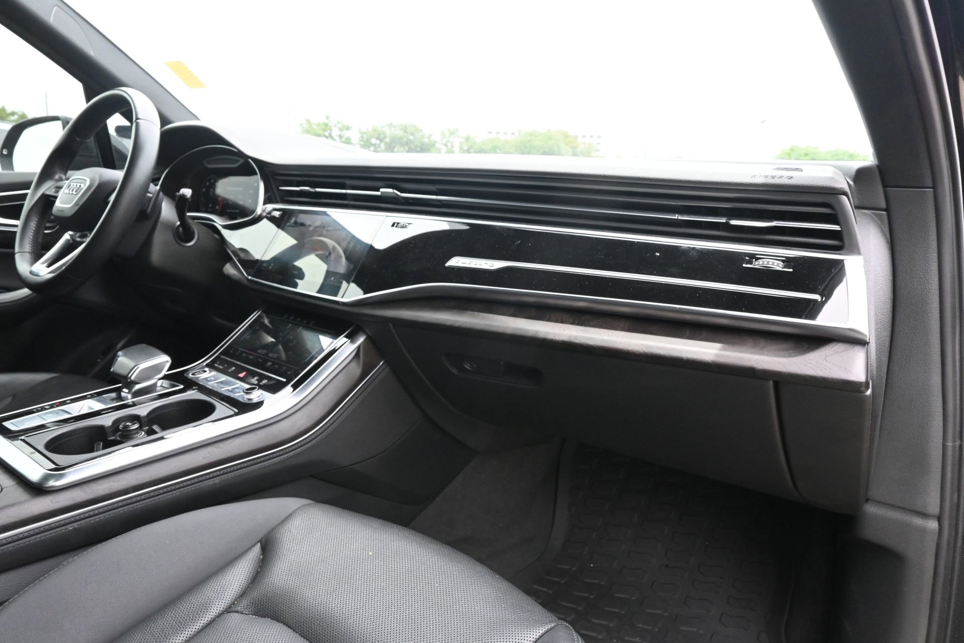Used 2021 Audi Q7 3.0T Prestige w/ Prestige Package AWD/4WD image 24