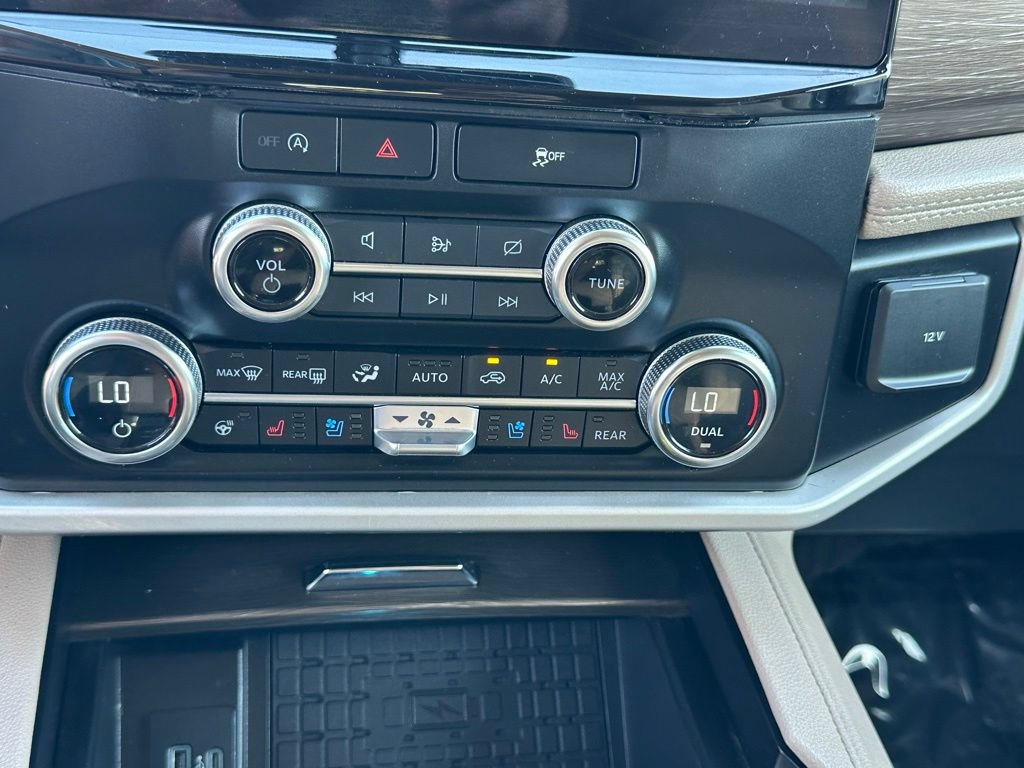 Used 2023 Ford Expedition Limited AWD/4WD image 30