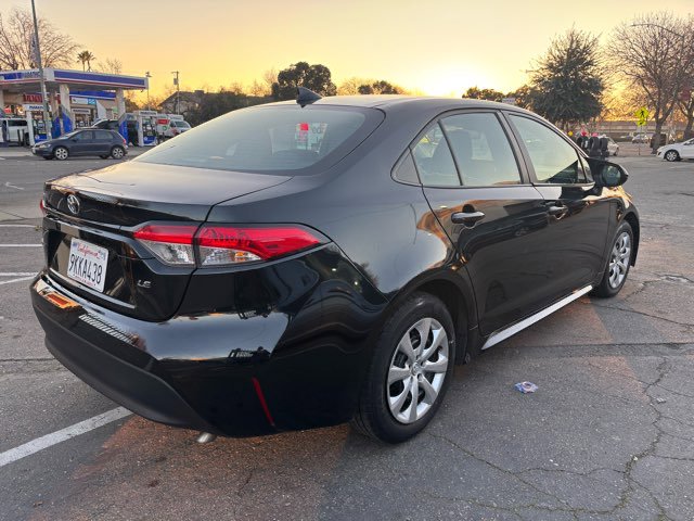 Used 2024 Toyota Corolla LE image 4