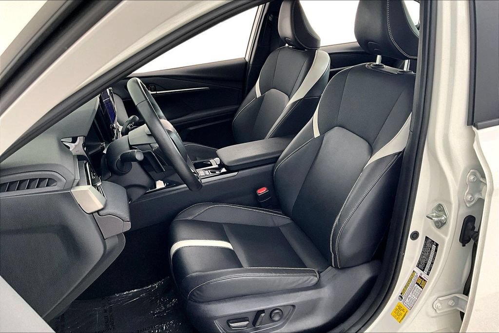 Used 2025 Toyota Camry SE w/ Convenience Package AWD/4WD image 31