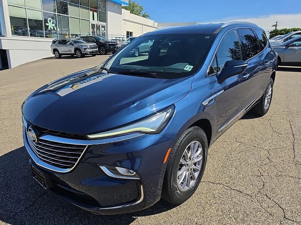 Used 2023 Buick Enclave Essence AWD/4WD image 7
