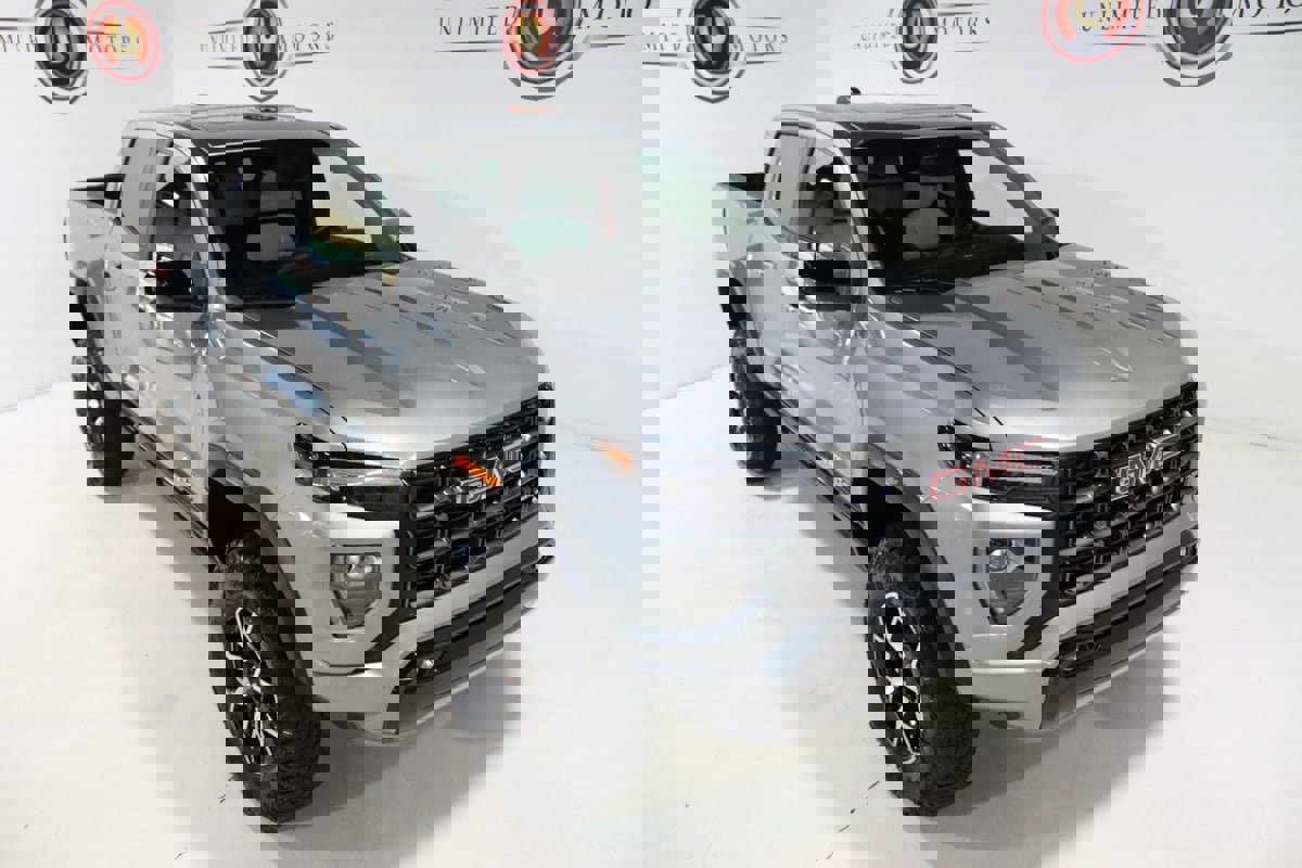 Used 2023 GMC Canyon AT4X image 31