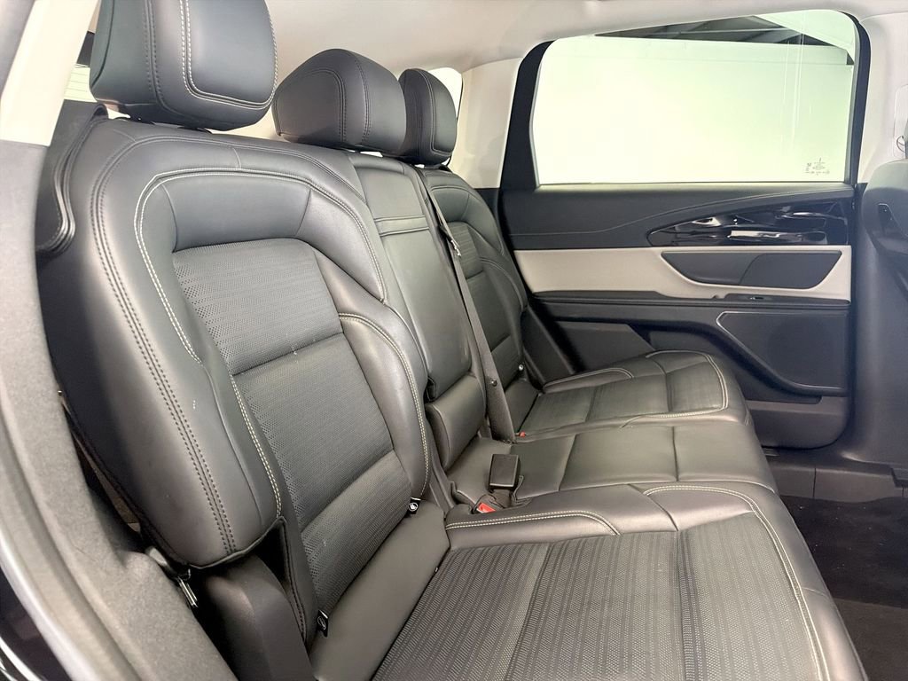 Used 2024 Lincoln Nautilus Reserve AWD/4WD image 28