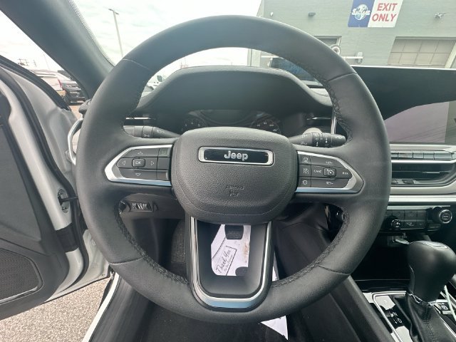 Used 2024 Jeep Compass Limited AWD/4WD image 17