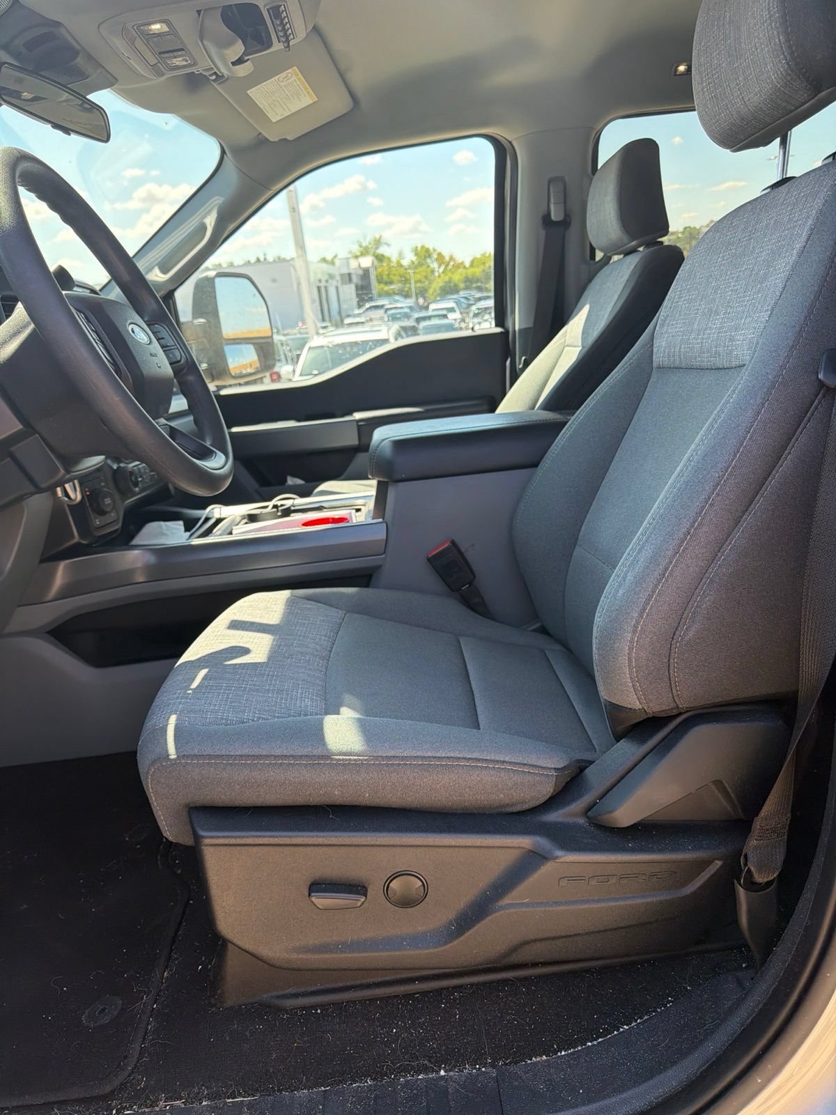 Used 2024 Ford F250 XLT w/ FX4 Off-Road Package AWD/4WD image 12