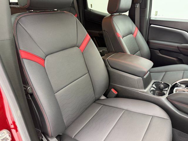 Used 2024 Chevrolet Colorado Z71 w/ Z71 Convenience Package 2 image 24