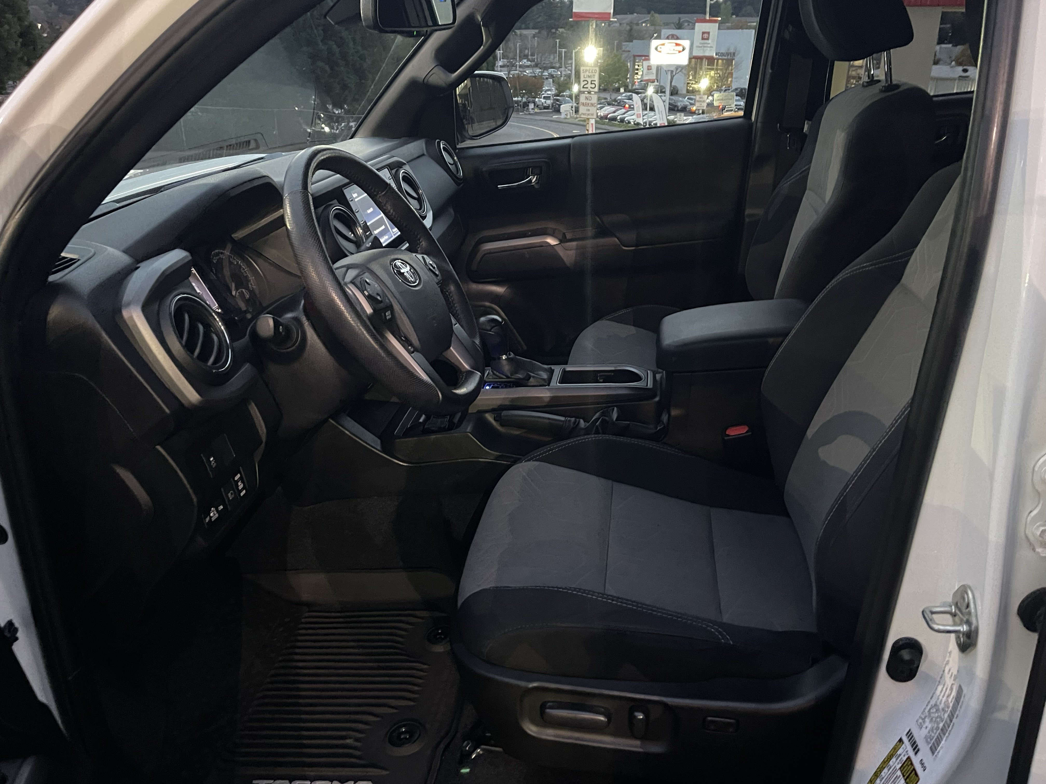 Certified 2020 Toyota Tacoma TRD Sport w/ Technology Package AWD/4WD image 12