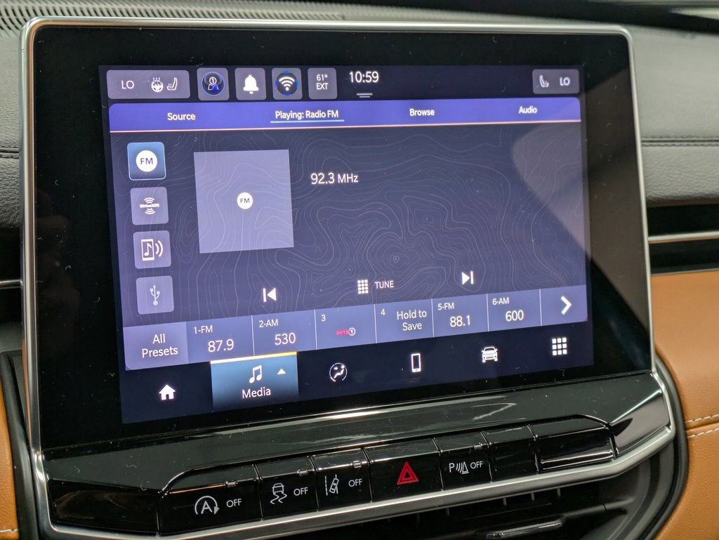 Used 2024 Jeep Compass Limited image 12