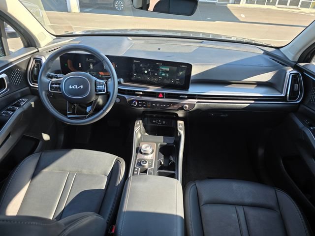 Certified 2025 Kia Sorento EX AWD/4WD image 19