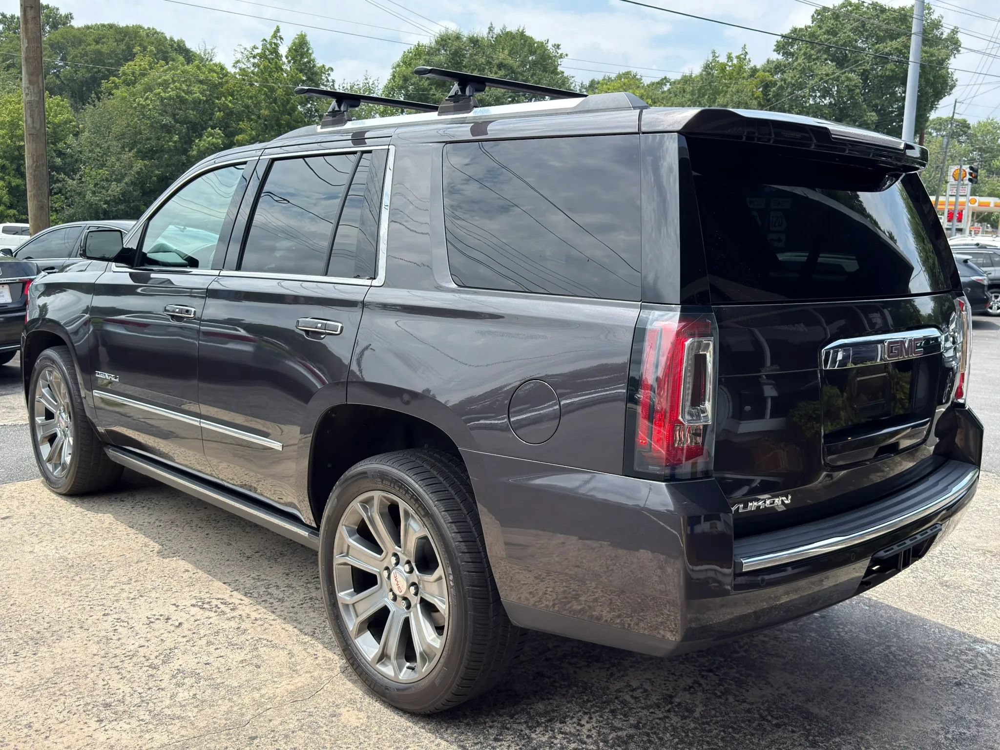 Used 2015 GMC Yukon Denali w/ Premium Package RWD image 8