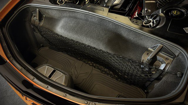 Used 2024 Chevrolet Corvette Stingray Premium Cpe w/ Z51 Performance Package RWD image 31