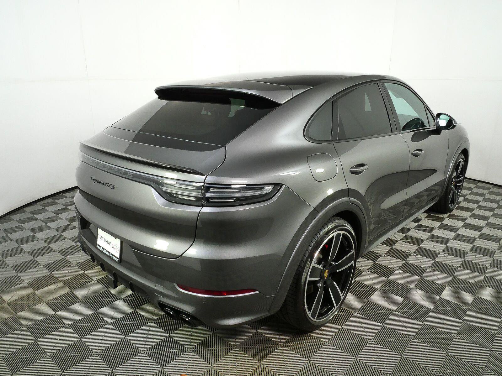Used 2023 Porsche Cayenne GTS AWD/4WD image 34