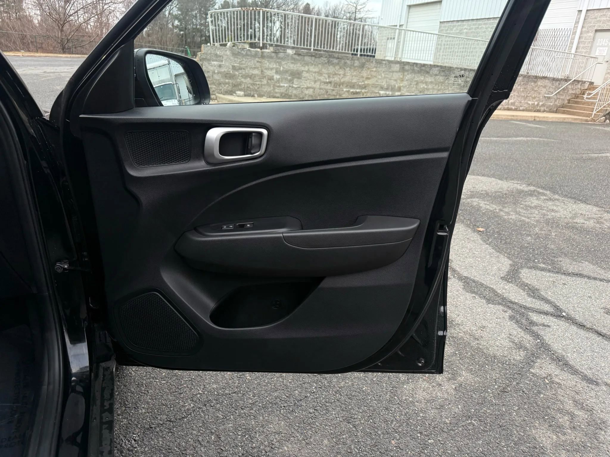 Used 2023 Hyundai Venue SE w/ Cargo Package image 21